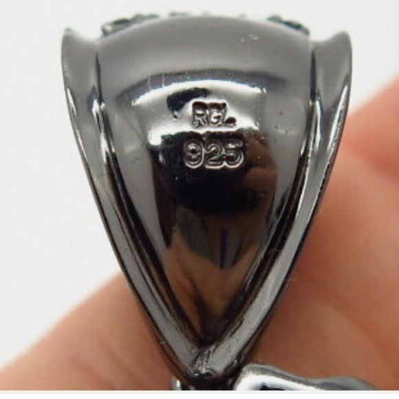 Pendant - Picture 2 of 2